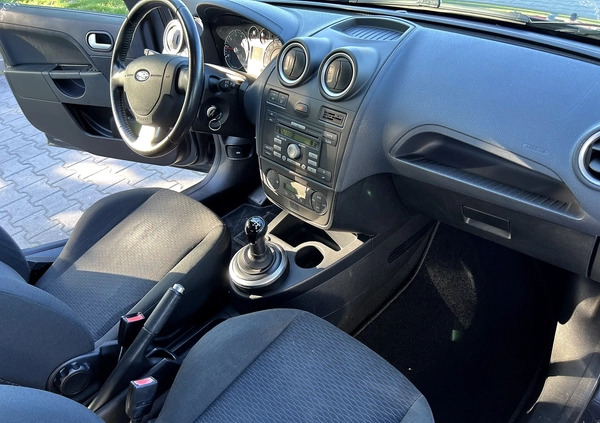 Ford Fiesta cena 10900 przebieg: 203000, rok produkcji 2006 z Gdańsk małe 379